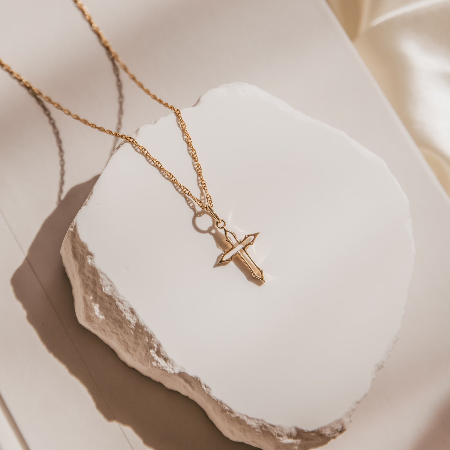 The Miriam Cross Pendant
