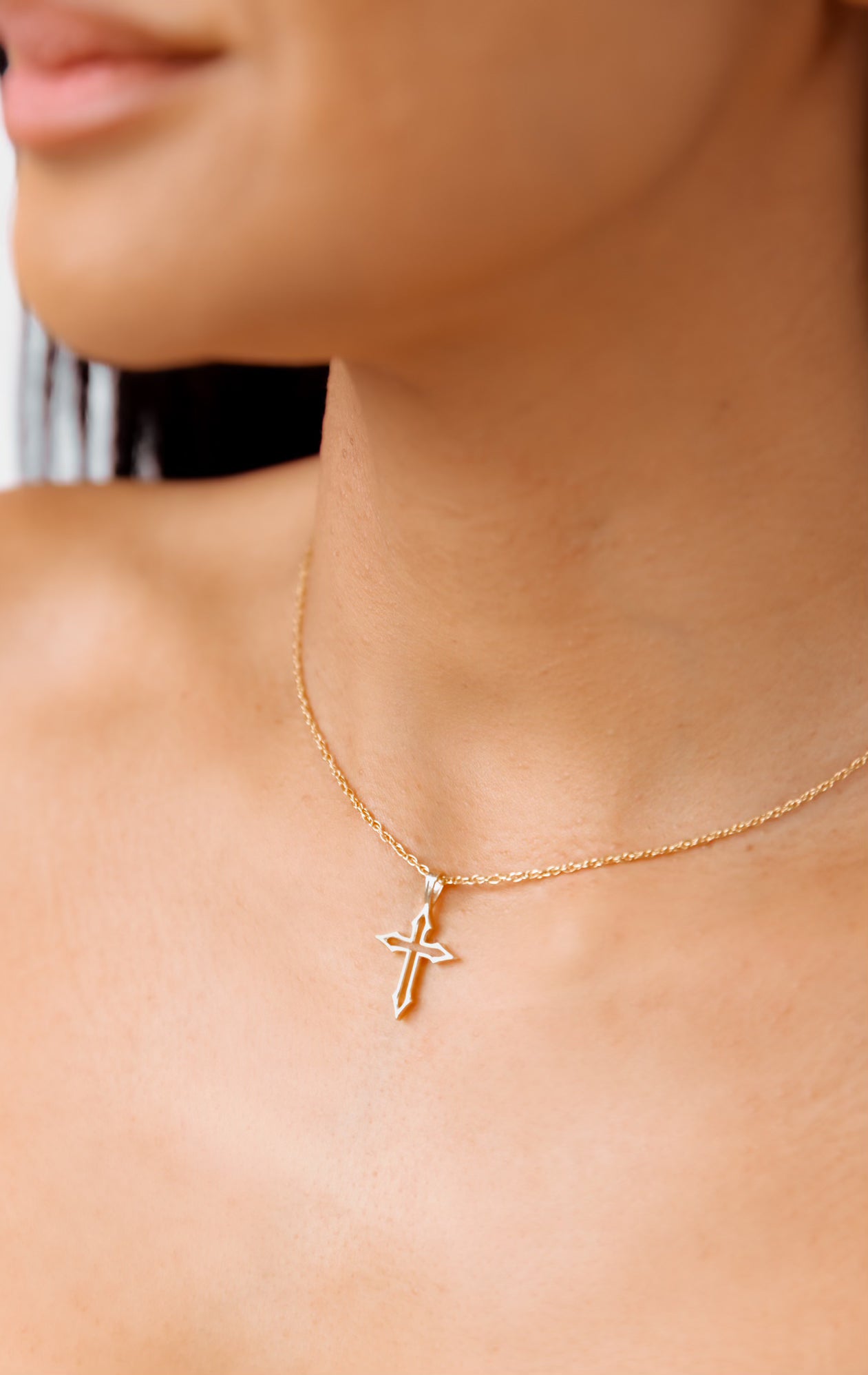 The Miriam Cross Pendant